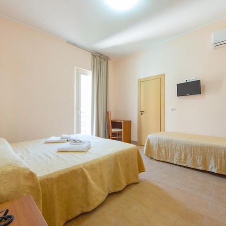 Hotel Adria Nuova Rimini Exterior foto